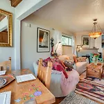 Holiday home 17 Mi To Santa Fe! North Side 'tiffany House' *
