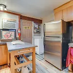 Holiday home 17 Mi To Santa Fe! North Side 'tiffany House' *
